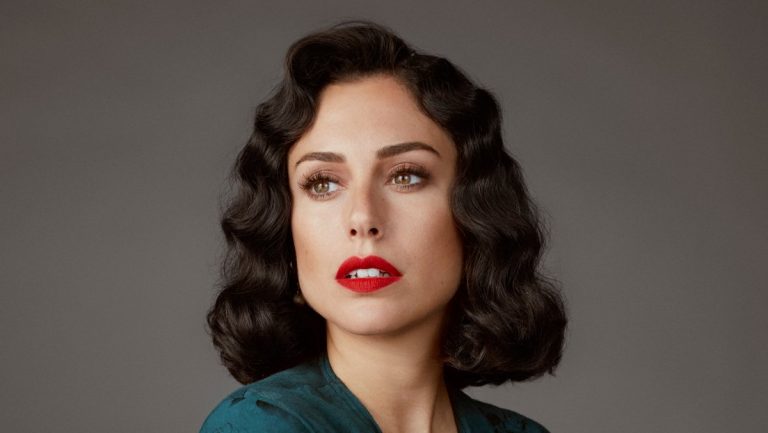 chicas cable game thrones