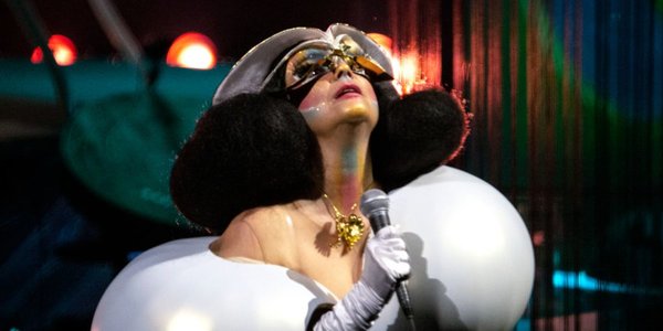 Cosmogony Björk, The Hamrahlid Choir