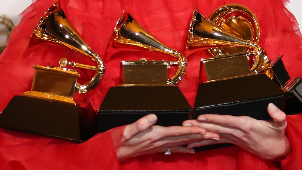 grammy 2021 postergados
