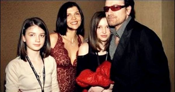 bono y sus hijas