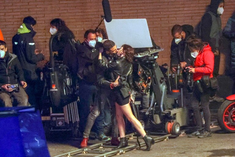 Miguel Ángel Silvestre beso casa de papel