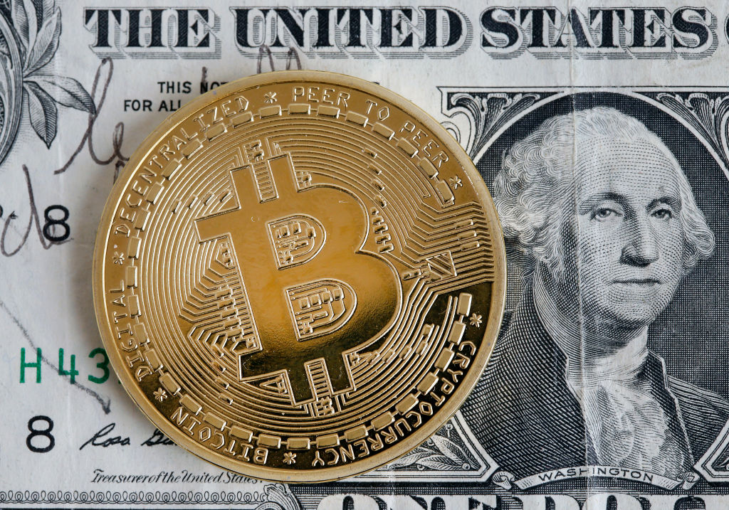 ¿Invertir en Bitcoins? Averigua aquí si esta popular moneda vale la