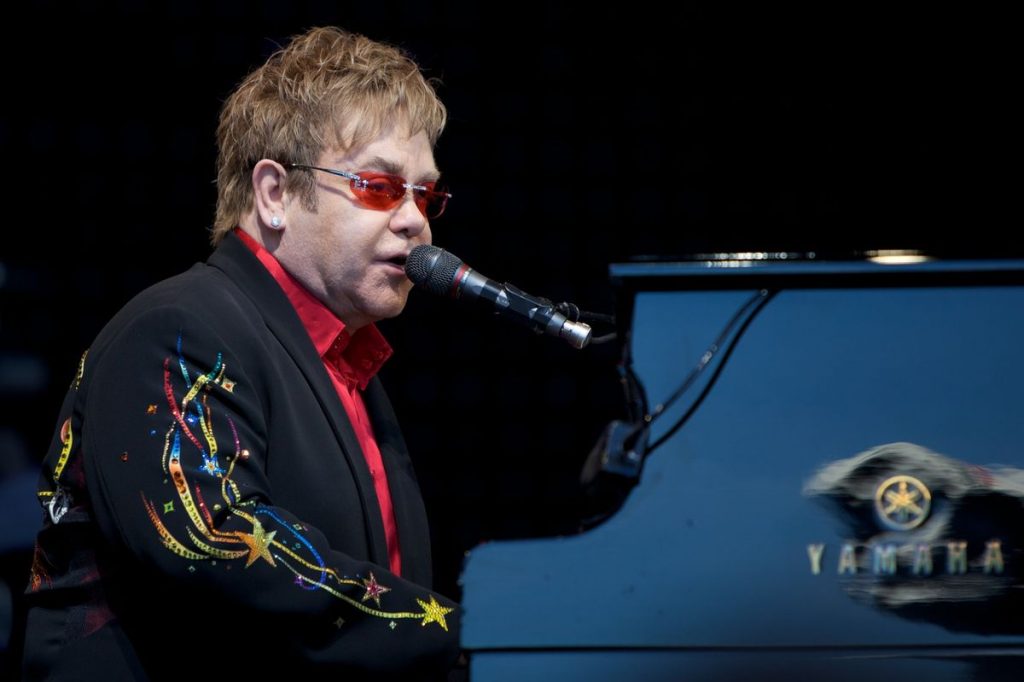 voz elton john