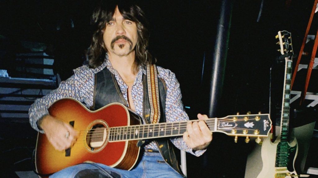 El Cantante Colombiano Juanes El Rodaje Del Tema Dancing In The Dark