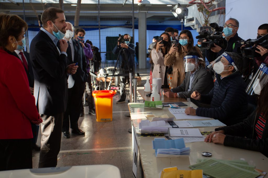 Autoridades Visitan Sede De Votación