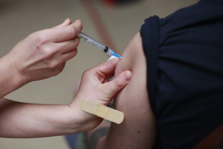 Comienza La vacunación A Personas Menores De 30 Años