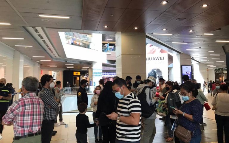 Sin Cuarentena_ Filas En Costanera Center Tras Apertura