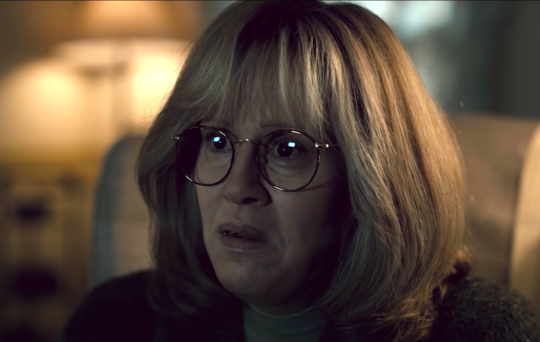 Sarah Paulson como Linda Tripp