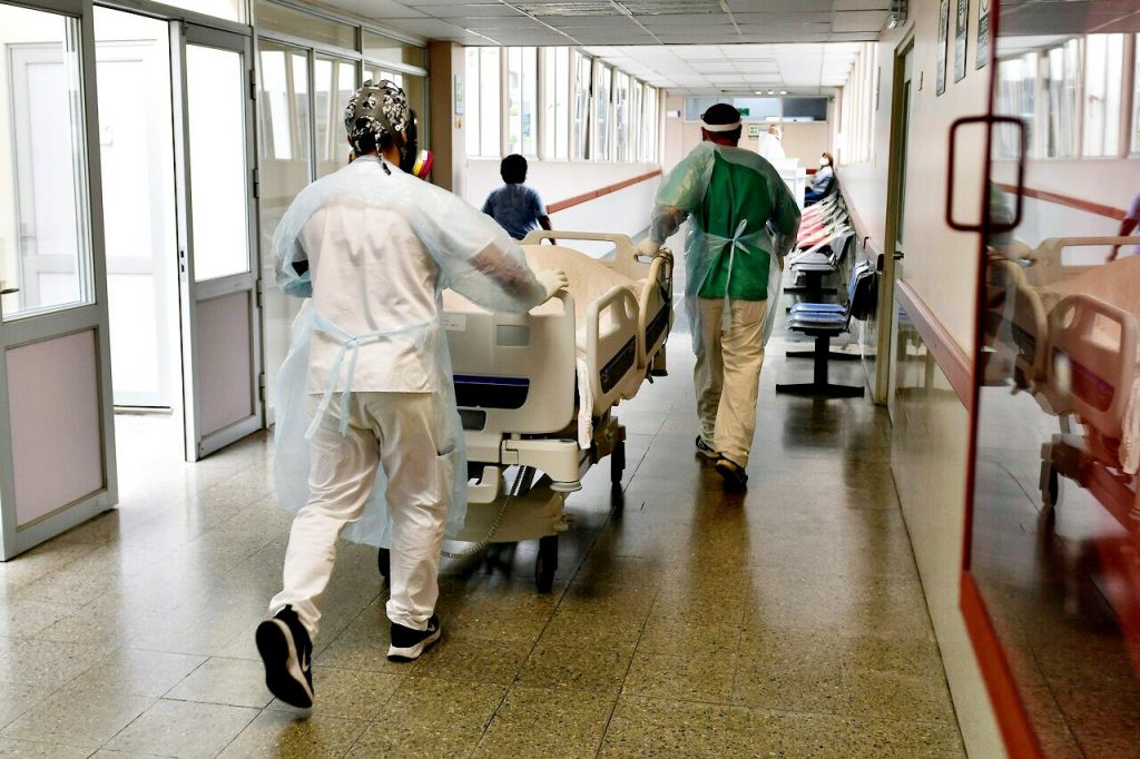 minsal casos coronavirus alza de contagios covid-19 arica jueves cuarentena graves uci cuantos cantidad