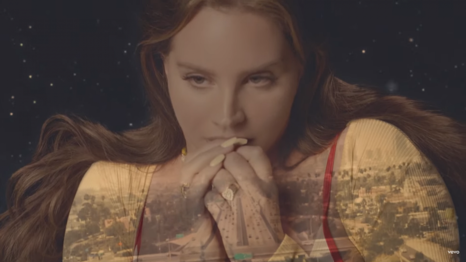 Lana del Rey lanza el video de Arcadia y avisa la fecha de Blue