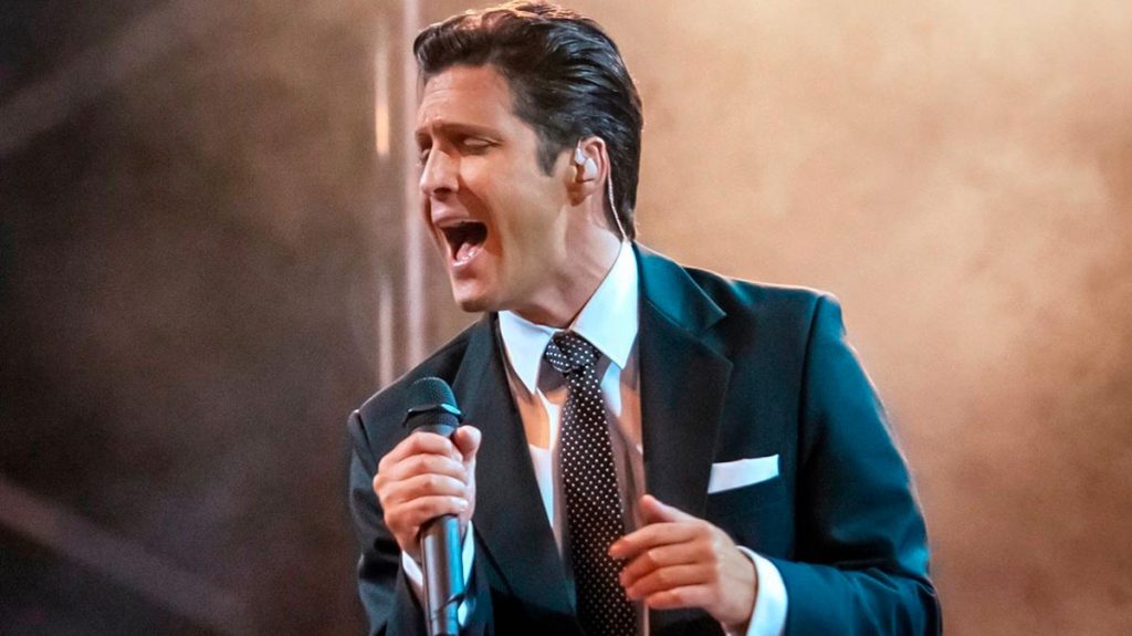 luis miguel la serie fecha de estreno temporada tercera segunda primera 1 2 3 cuando sale como donde cuando sol de mexico artista cantante cuantos años actores quien lo interpreta papel elenco