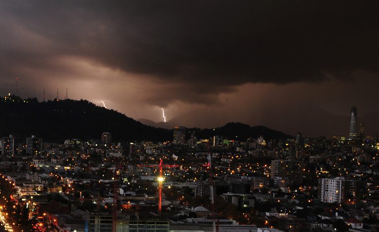 Tormenta eléctrica Santiago
