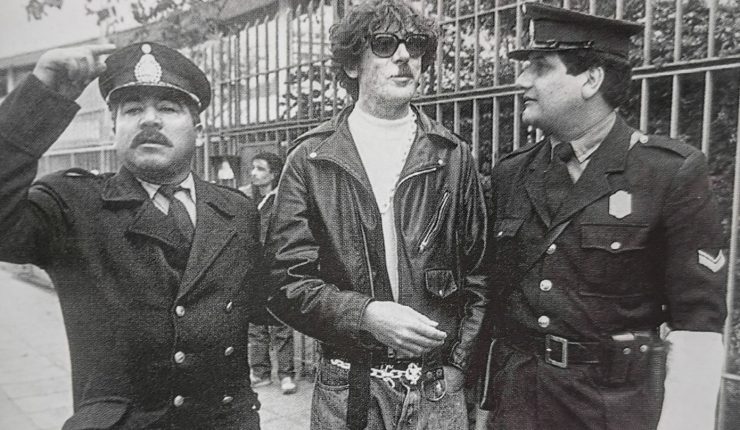 Charly García en la Embajada