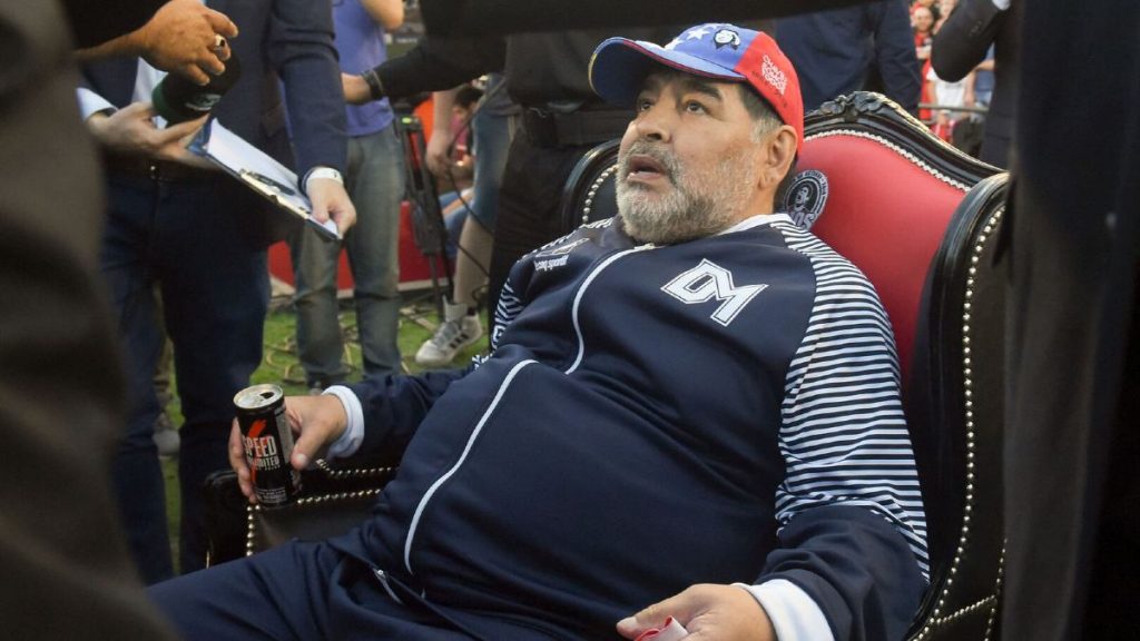 Diego Maradona Corazon Futbolista Organos Robo Hinchas
