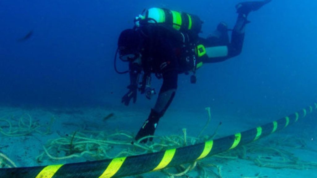 Revistamarina.cl Cable Submarino De Fibra Optica (1)