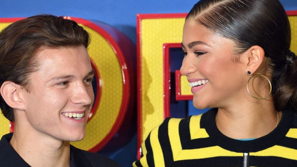 tom holland zendaya spider-man no way home marvel sony pictures estreno trailer noviazgo novios pololos pareja hace cuanto estan amor romance amorio fotos beso besandose