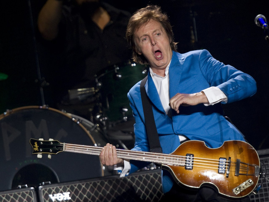 Paul McCartney y su guitarra