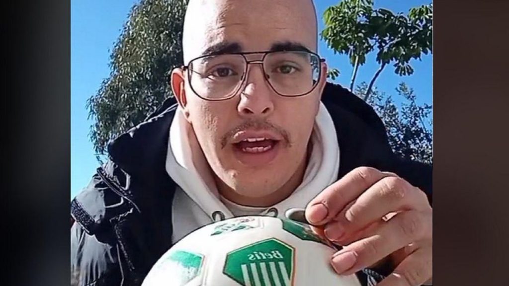 Terraplanista La Tierra Es Plana Tiktok Viral Extraño Raro Experimento Usuario Red Social Plataforma Sostiene Teoria Redonda