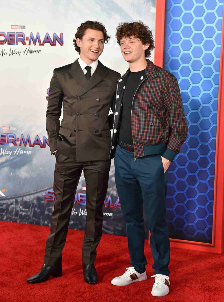 Tom Holland Y Harry Su Hermano Spider-Man No Way Home Alfombra Roja