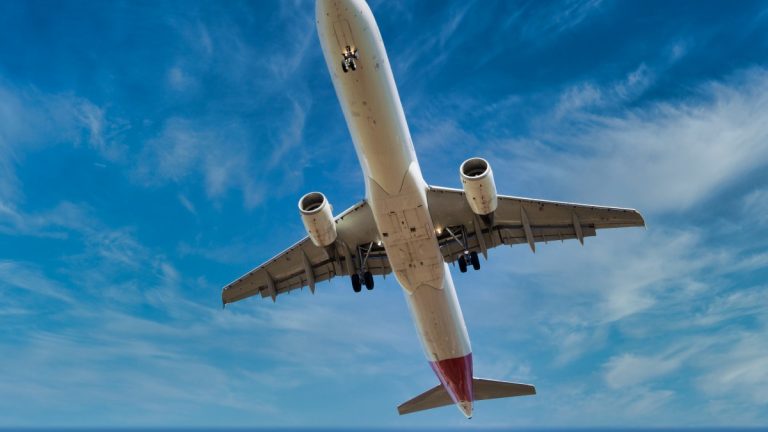 Hombre Rueda De Avión