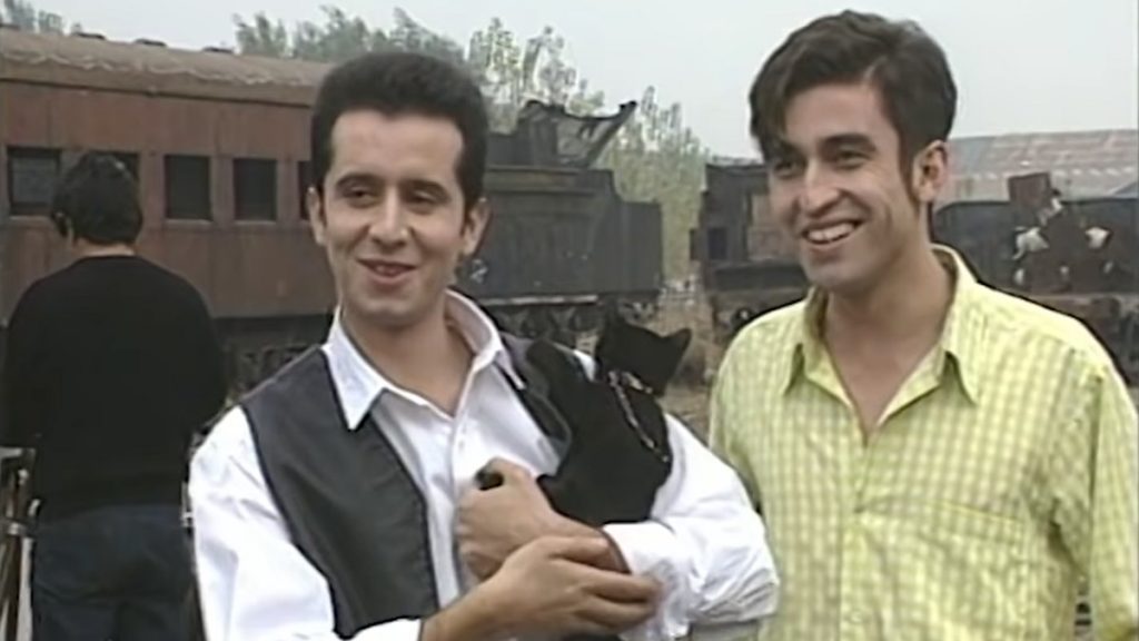 Los Prisioneros Tren Al Sur Making Of Tras Bambalinas Jorge Gonzalez Miguel Tapia Claudio Narea Disco Corazones Rodaje Grabacion Video Musical Videoclip Estacion Central