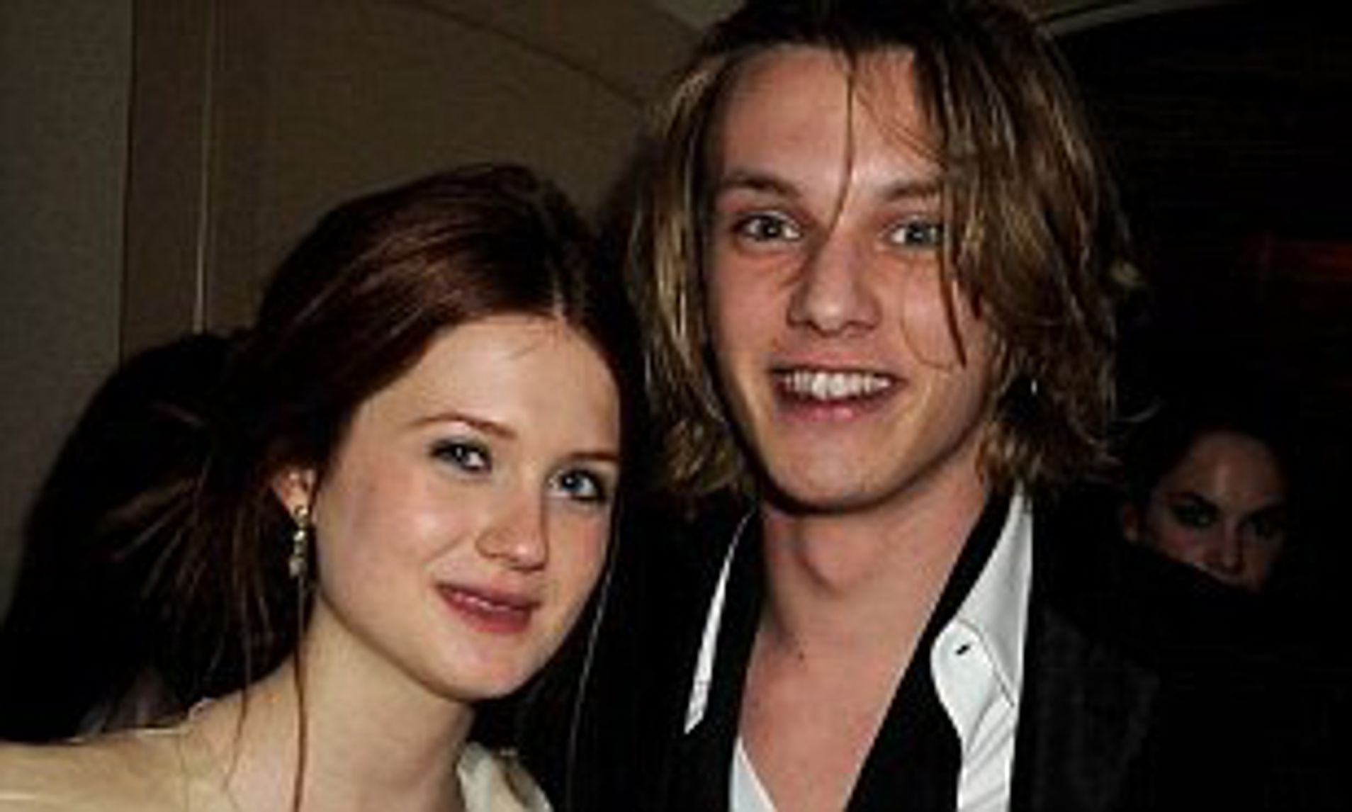 Bonnie Wright y Jamie Campbell Bower