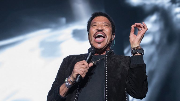 Lionel Richie Pierde Voz