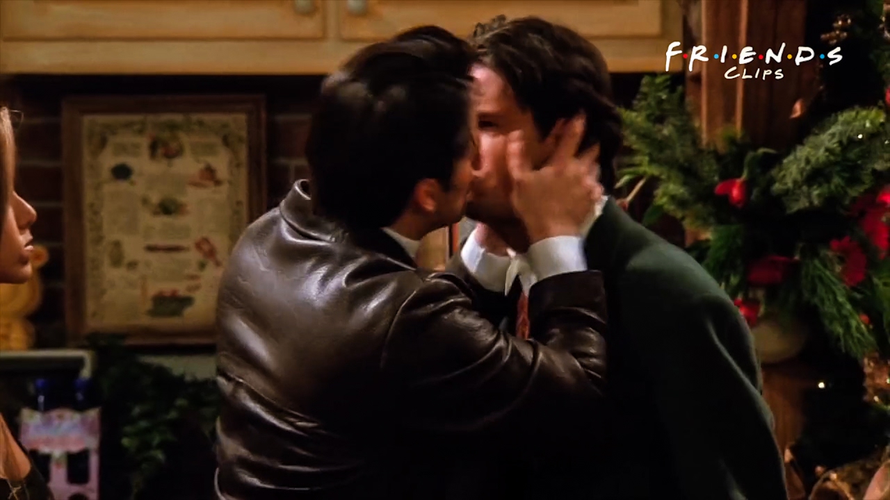 Beso de Joey y Chandler