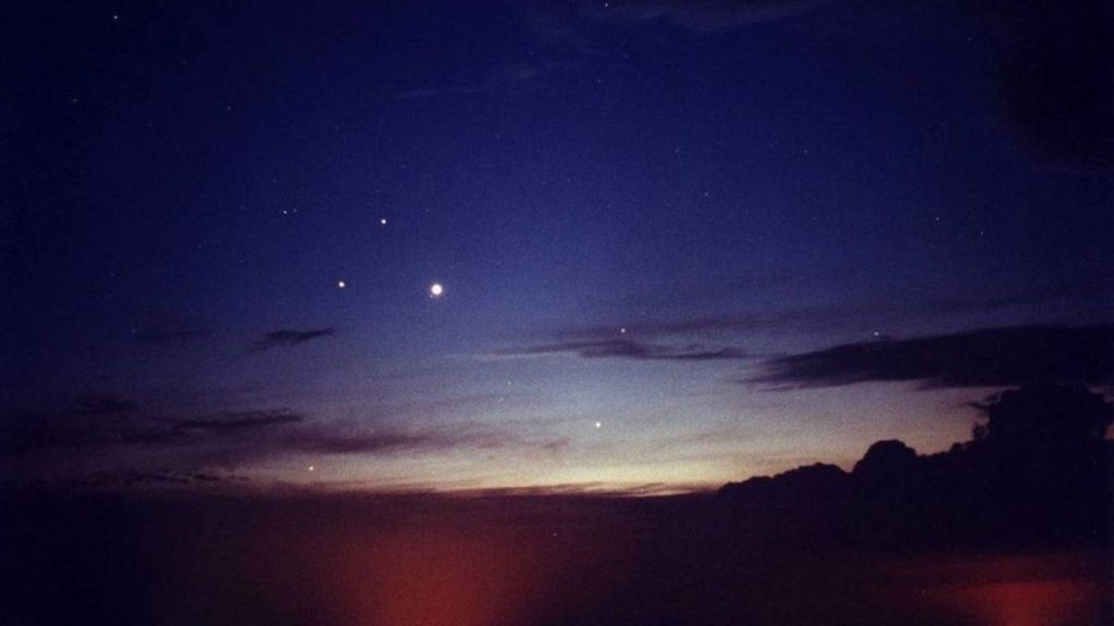 Conjuncion Luna Venus Saturno