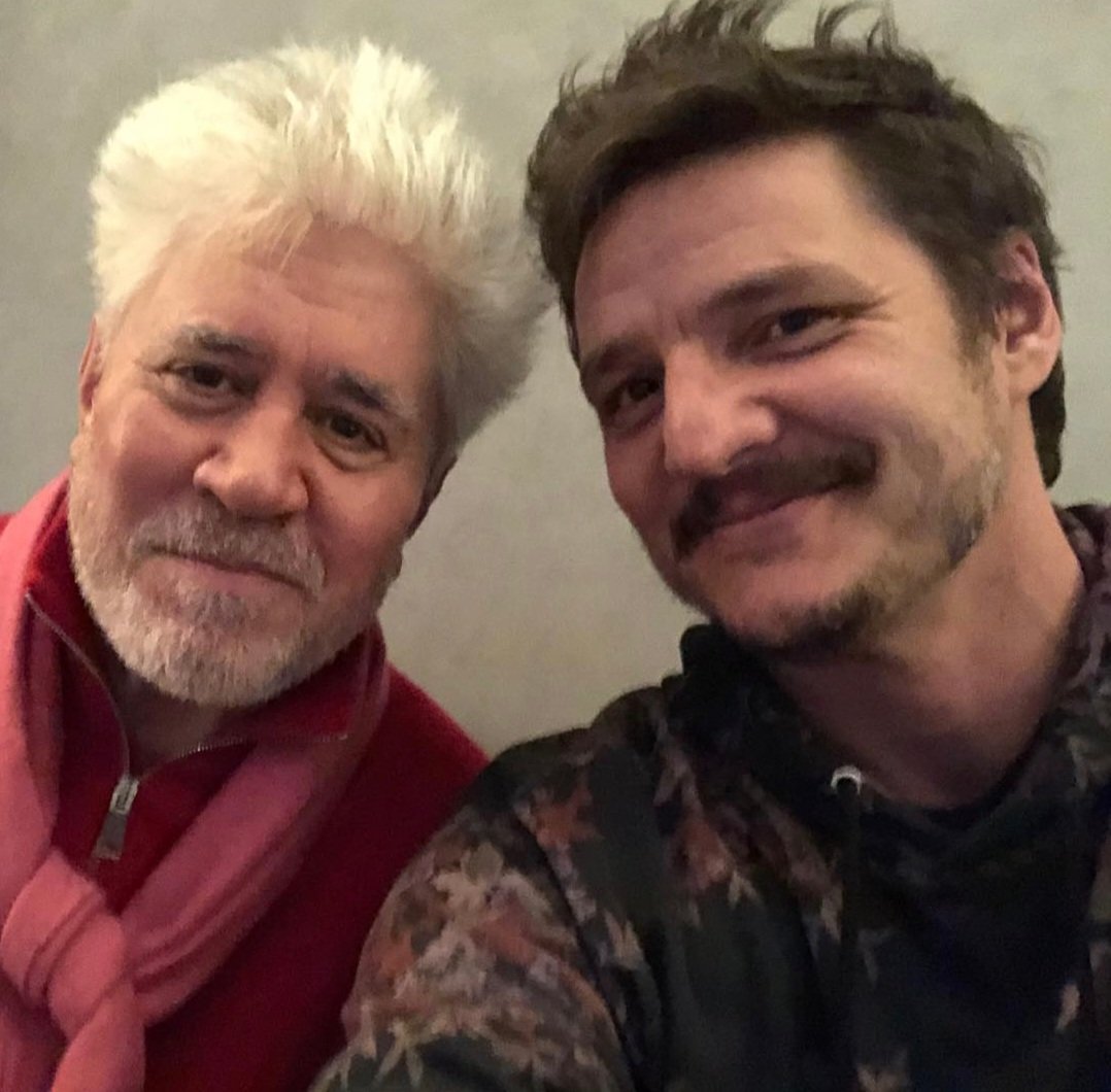 Pedro Pascal y Pedro Almodóvar