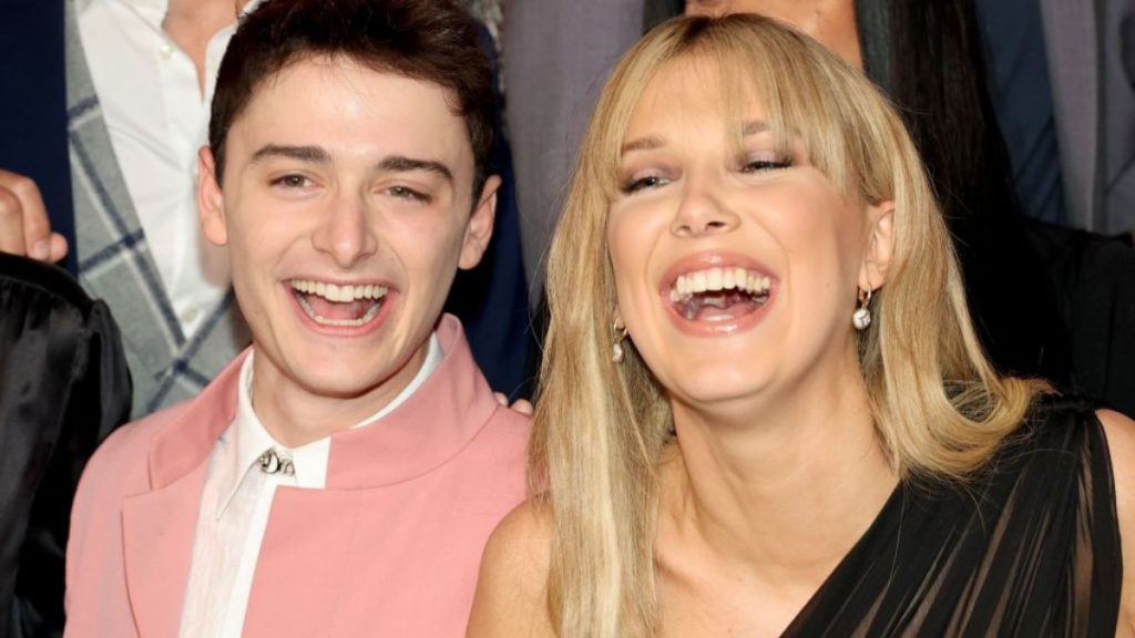 Millie Bobby Brown y Noah Schnapp