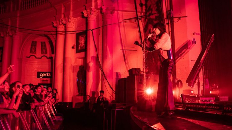 Yeah Yeah Yeahs cancelan show