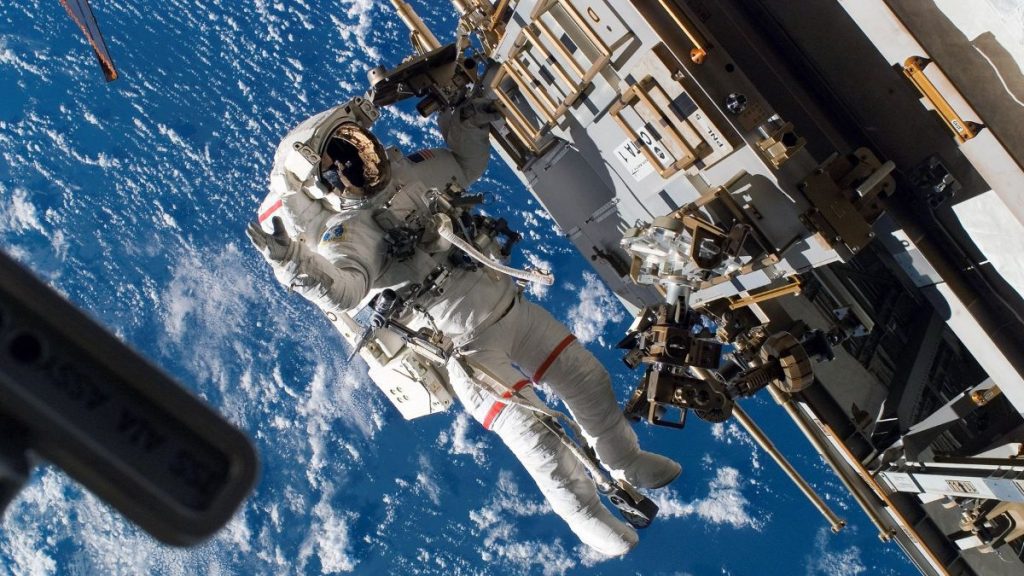 tres maniquíes en nueva misión espacial