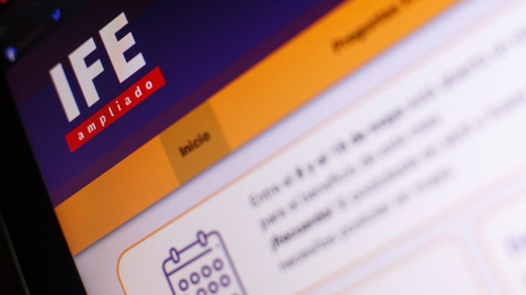 ife universal pagos pendientes