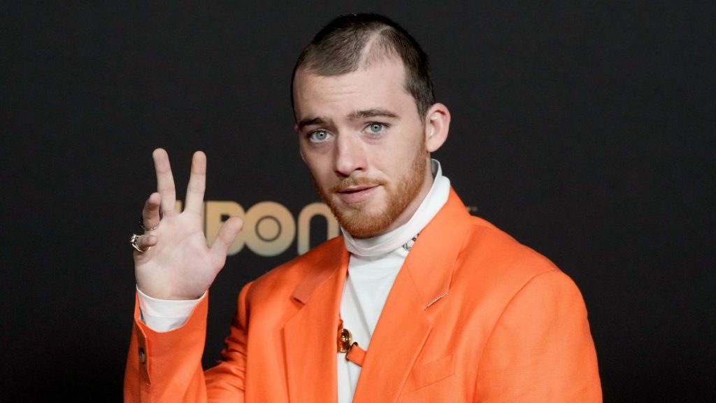 Angus Cloud cicatriz