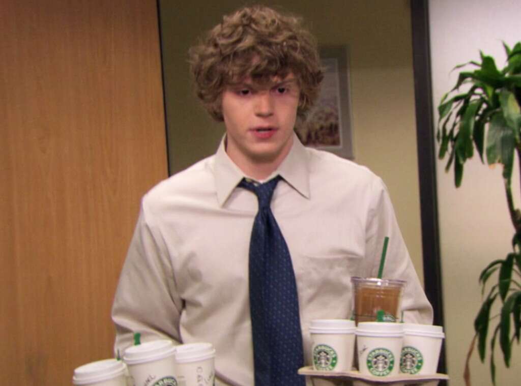 Evan Peters en The Office