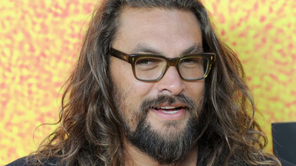 jason momoa pelo