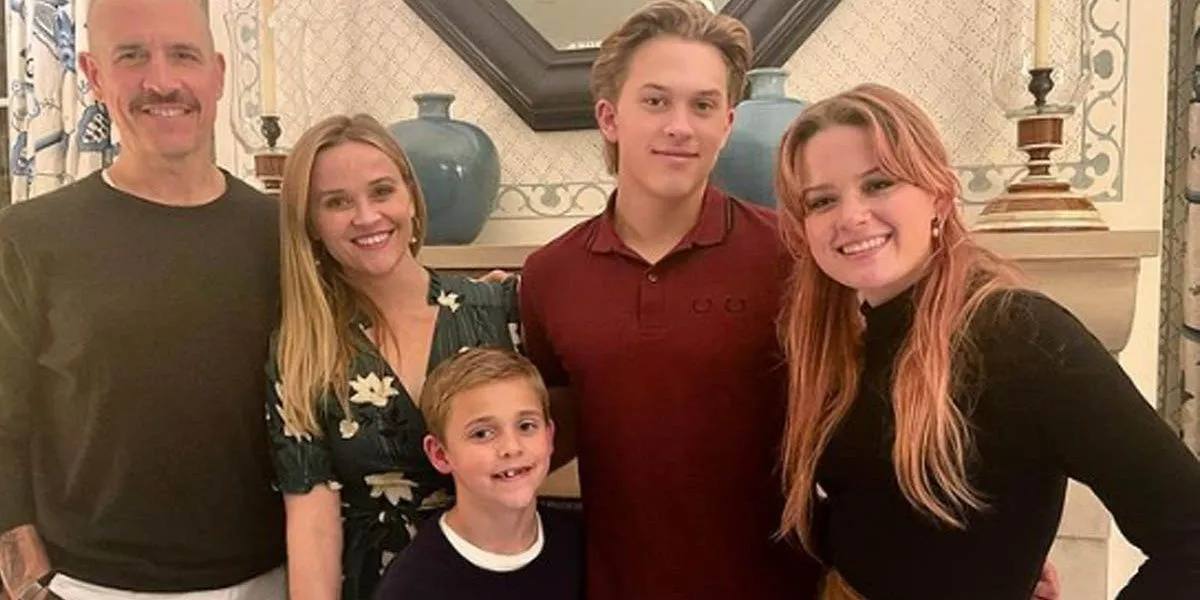 reese whiterspoon hija