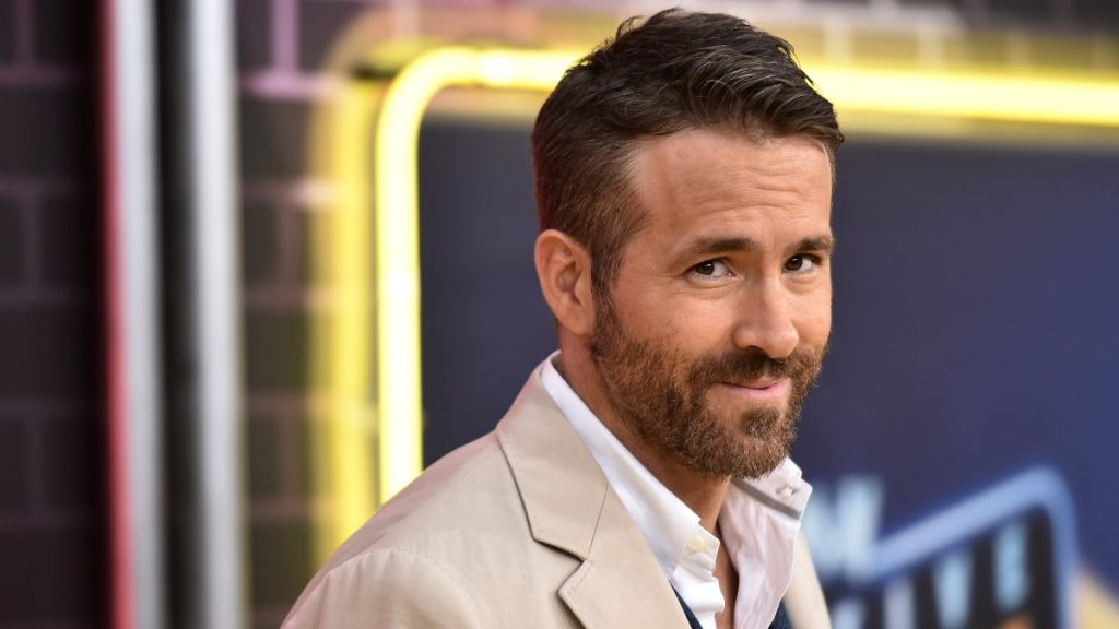 ryan reynolds colonoscopía
