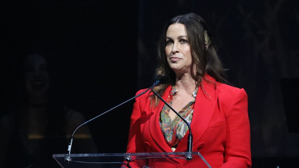 alanis morissette hija