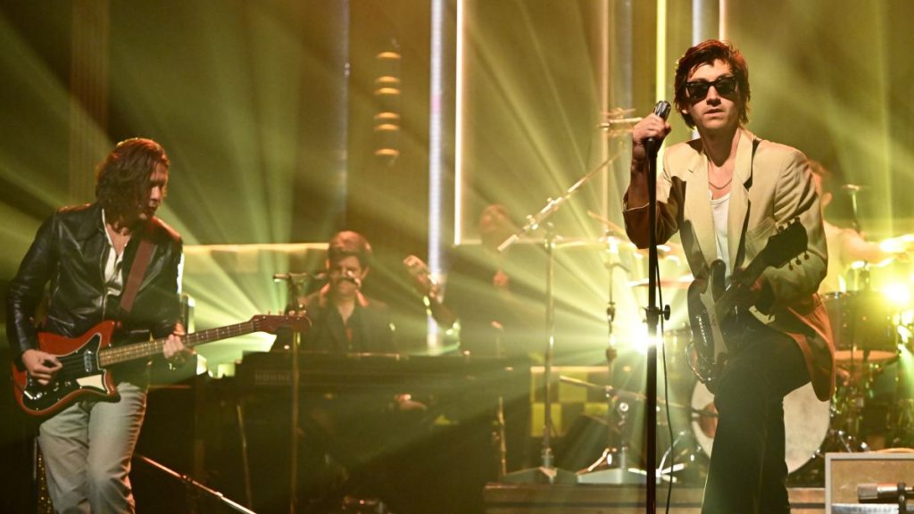 arctic monkeys transmitirá concierto
