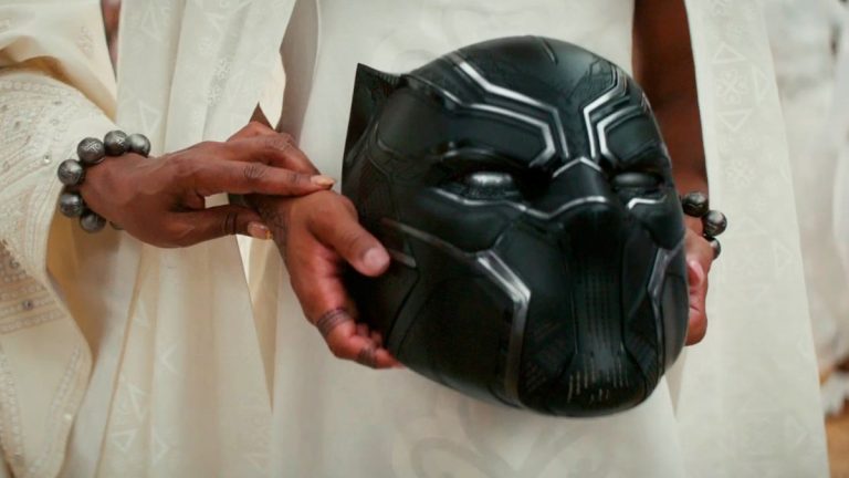 casco black panther