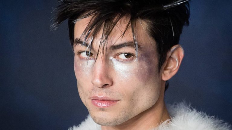 ezra miller crímenes