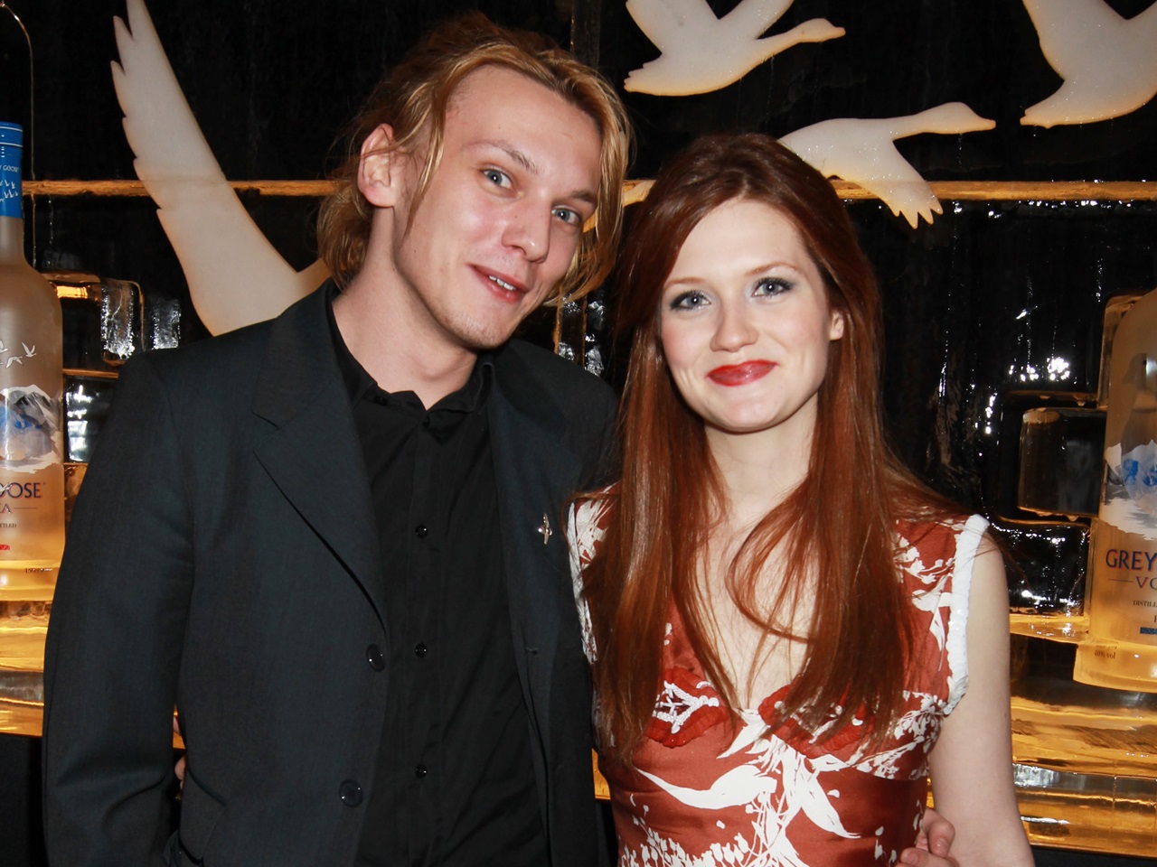 Jamie Campbell Bower y Bonnie Wright