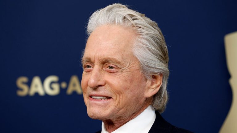 michael douglas cambio de look