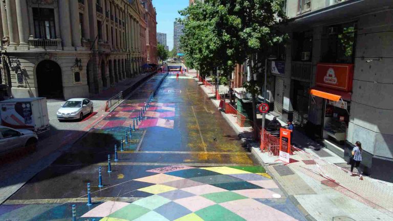 paseo peatonal bandera