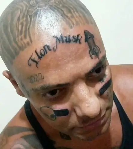 tatuaje elon musk