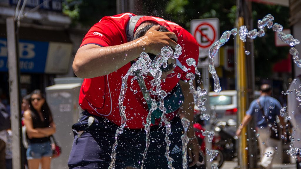 Calor 40 grados temperatura pronóstico A_UNO_1427296 web