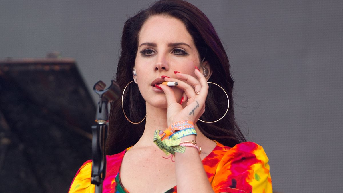 Lana Del Rey revela osada portada para nuevo disco y causa furor — Rock&Pop