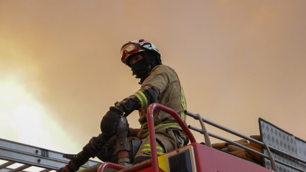 Bomberos de chile homenaje A_UNO_1432826